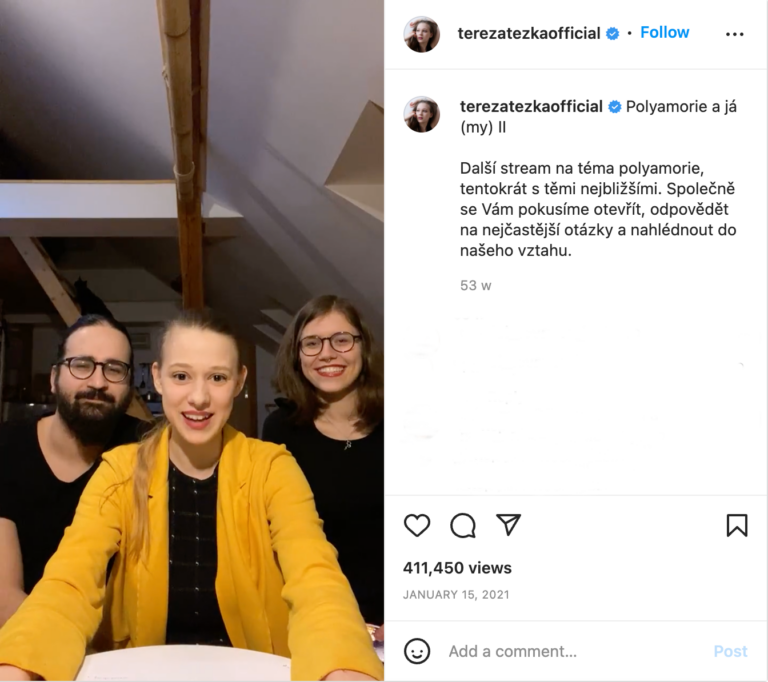 Obr. 2: Tereza Težká o polyamórii, zdroj: https://www.instagram.com/tv/CKFHBwvlEEe/